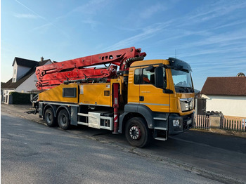 Concrete pump truck PUTZMEISTER