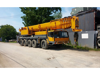 Mobile crane LIEBHERR