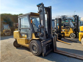 Diesel forklift CATERPILLAR DP