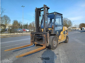 Diesel forklift CATERPILLAR DP