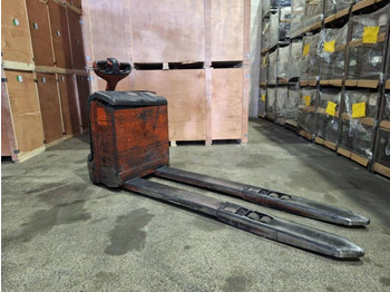 Pallet truck Fenwick T18: picture 2