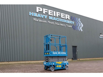 Scissor lift GENIE