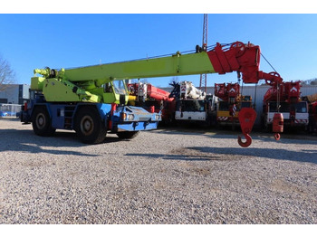 Mobile crane TADANO