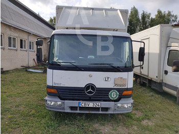 Horse truck Mercedes-Benz 815: picture 3