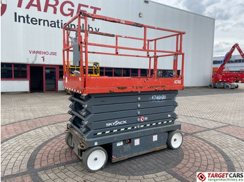 Scissor lift SKYJACK