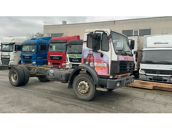 Cab chassis truck MERCEDES-BENZ