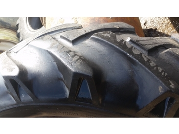 Wheel and tire package for Farm tractor Ford 4000 Rear Wheel And Tyre 12.4/11-32. Please Check By Description: picture 3