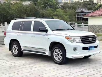 Car TOYOTA Land Cruiser