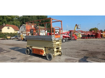 Scissor lift JLG