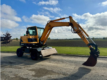 Wheel excavator HYUNDAI