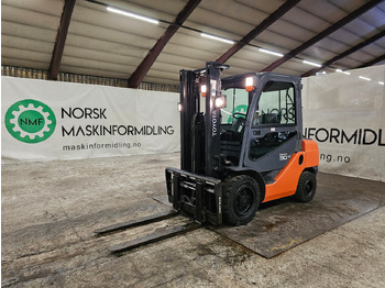 Diesel forklift TOYOTA FDF 30