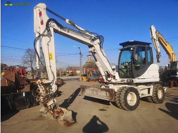 Wheel excavator CASE