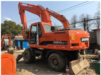 Wheel excavator DOOSAN