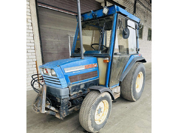 Farm tractor ISEKI