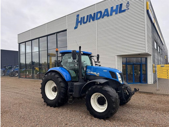 Farm tractor NEW HOLLAND T7.220