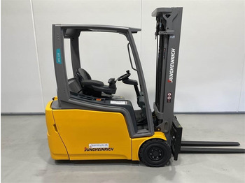 Electric forklift JUNGHEINRICH EFG