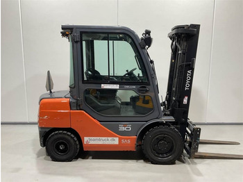 Diesel forklift TOYOTA FDF 30