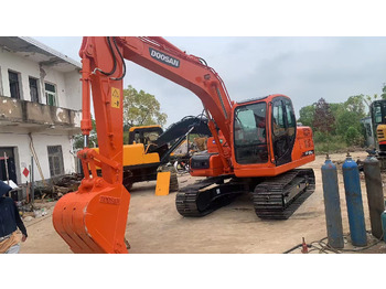 Crawler excavator DOOSAN DX150: picture 3