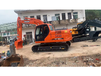 Crawler excavator DOOSAN DX150: picture 2