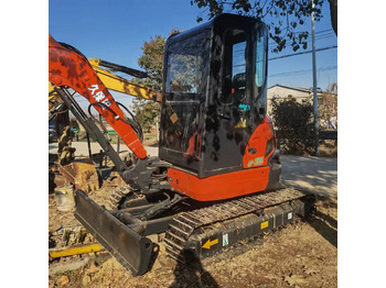 Mini excavator KUBOTA U35: picture 2