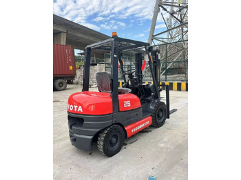 Diesel forklift TOYOTA FD 25