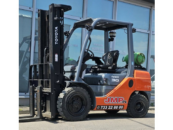 LPG forklift Toyota 8 FG 30 F: picture 3