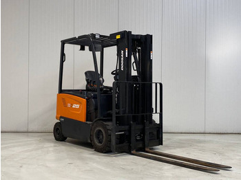 Electric forklift DOOSAN