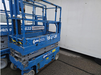 Scissor lift GENIE