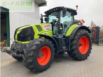 Farm tractor CLAAS Axion 810