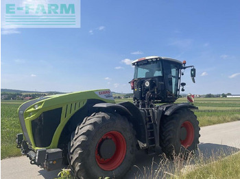 Farm tractor CLAAS Xerion 5000