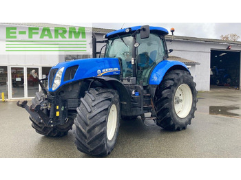 Farm tractor NEW HOLLAND T7.220