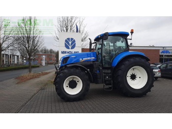 Farm tractor NEW HOLLAND T7.220