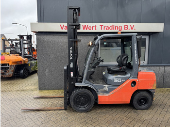 Diesel forklift TOYOTA FDF 30