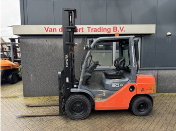 Diesel forklift TOYOTA FDF 30