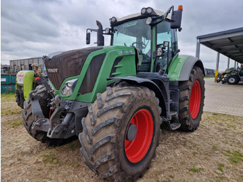 Farm tractor FENDT 828 Vario