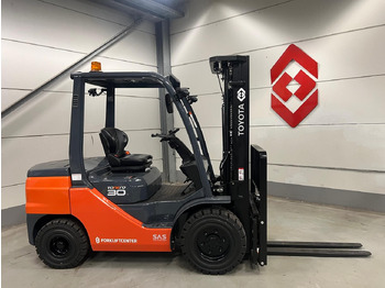 Diesel forklift TOYOTA FDF 30