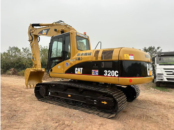 Crawler excavator CATERPILLAR 320C: picture 3