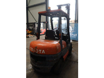 Diesel forklift Toyota 046FDF 30: picture 5