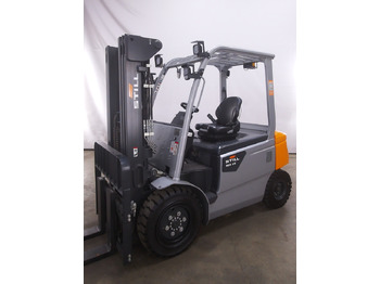 Electric forklift STILL