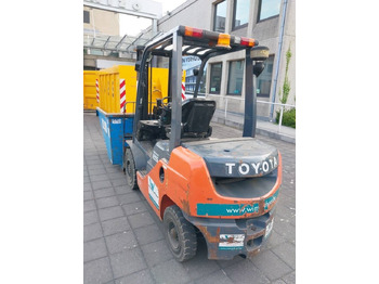 Diesel forklift TOYOTA FDF 25