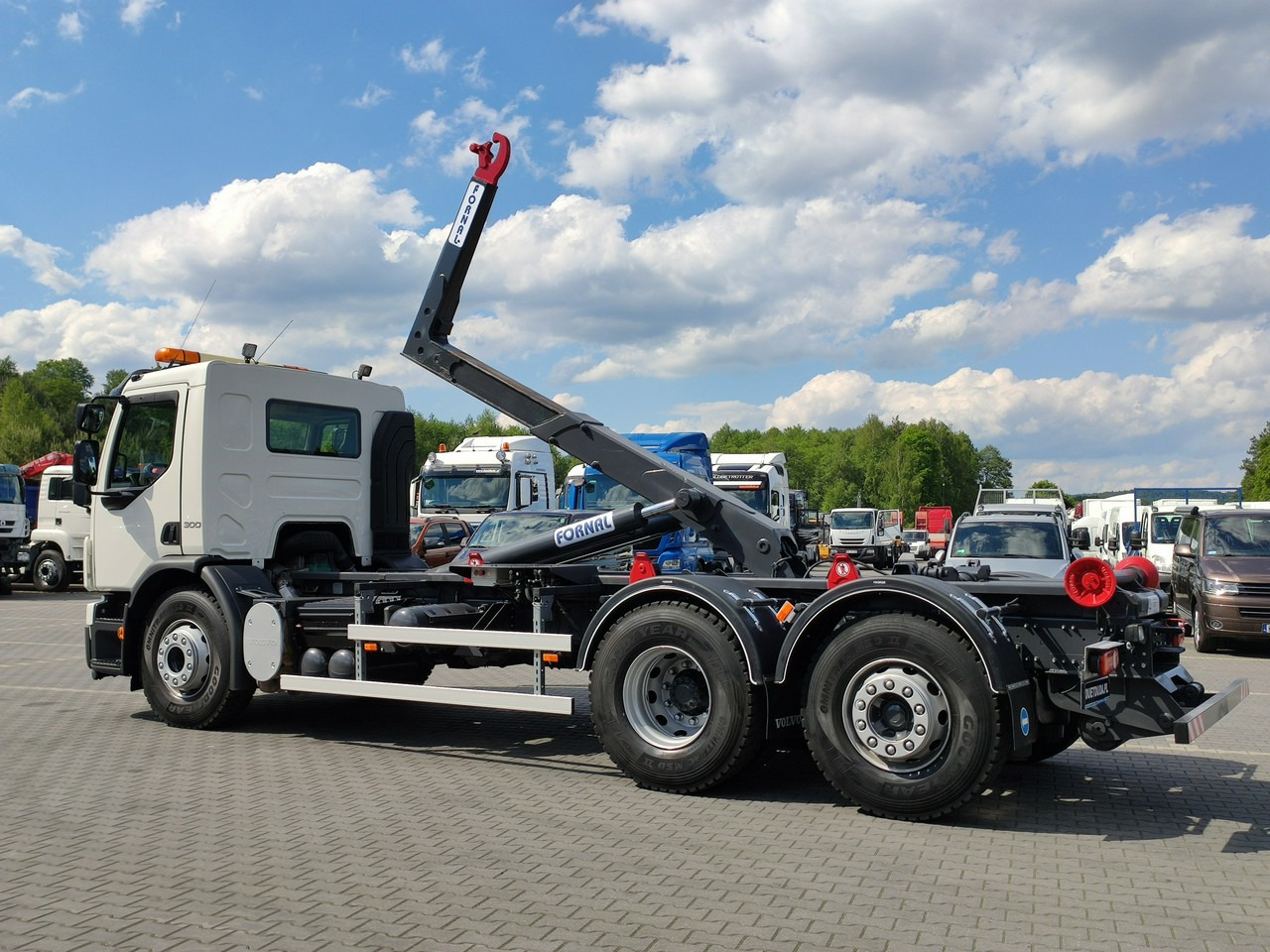 Hook lift truck Volvo FE 26.300 Hakowiec Napęd 6x2 Oś Skrętna: picture 12