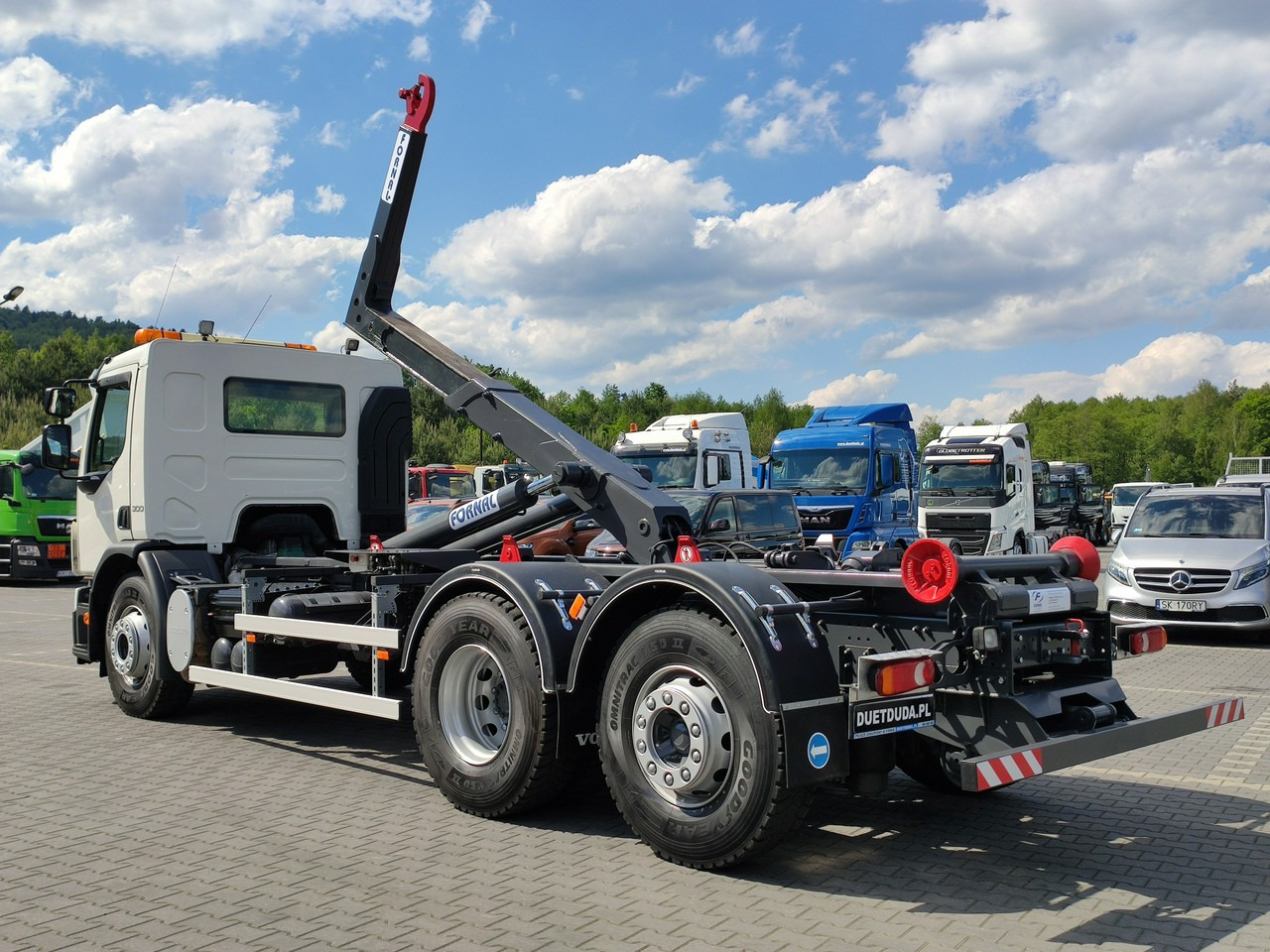 Hook lift truck Volvo FE 26.300 Hakowiec Napęd 6x2 Oś Skrętna: picture 13