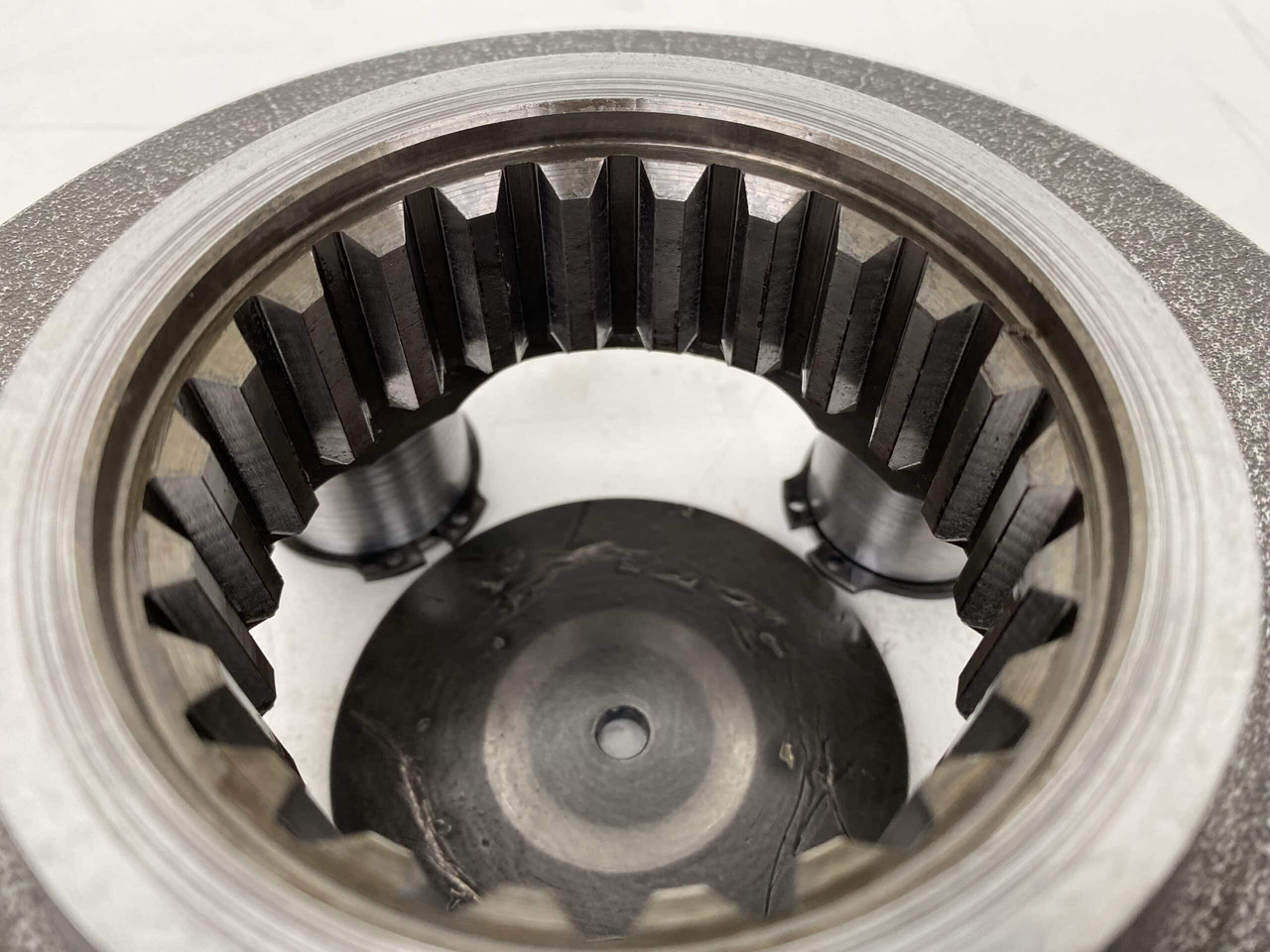 Swing motor for Construction machinery Liebherr Planetenträger ID-Nr.90020199. SAT200/277. A910 COMP, A912 COMP, A913 COMP, A914, R914 COMP. #90020199.BK#: picture 10 Swing motor for Construction machinery Liebherr Planetenträger ID-Nr.90020199. SAT200/277. A910 COMP, A912 COMP, A913 COMP, A914, R914 COMP. #90020199.BK#: picture 10