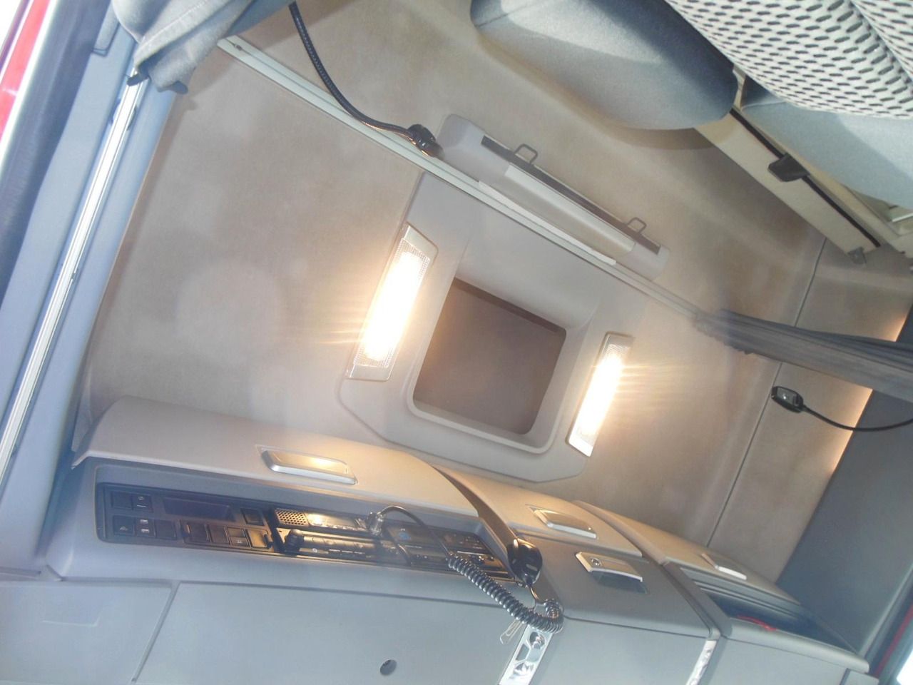 Leasing of Renault T520 HIGH, COMFORT, LOWDECK, TOP STAND!! Renault T520 HIGH, COMFORT, LOWDECK, TOP STAND!!: picture 8 Leasing of Renault T520 HIGH, COMFORT, LOWDECK, TOP STAND!! Renault T520 HIGH, COMFORT, LOWDECK, TOP STAND!!: picture 8