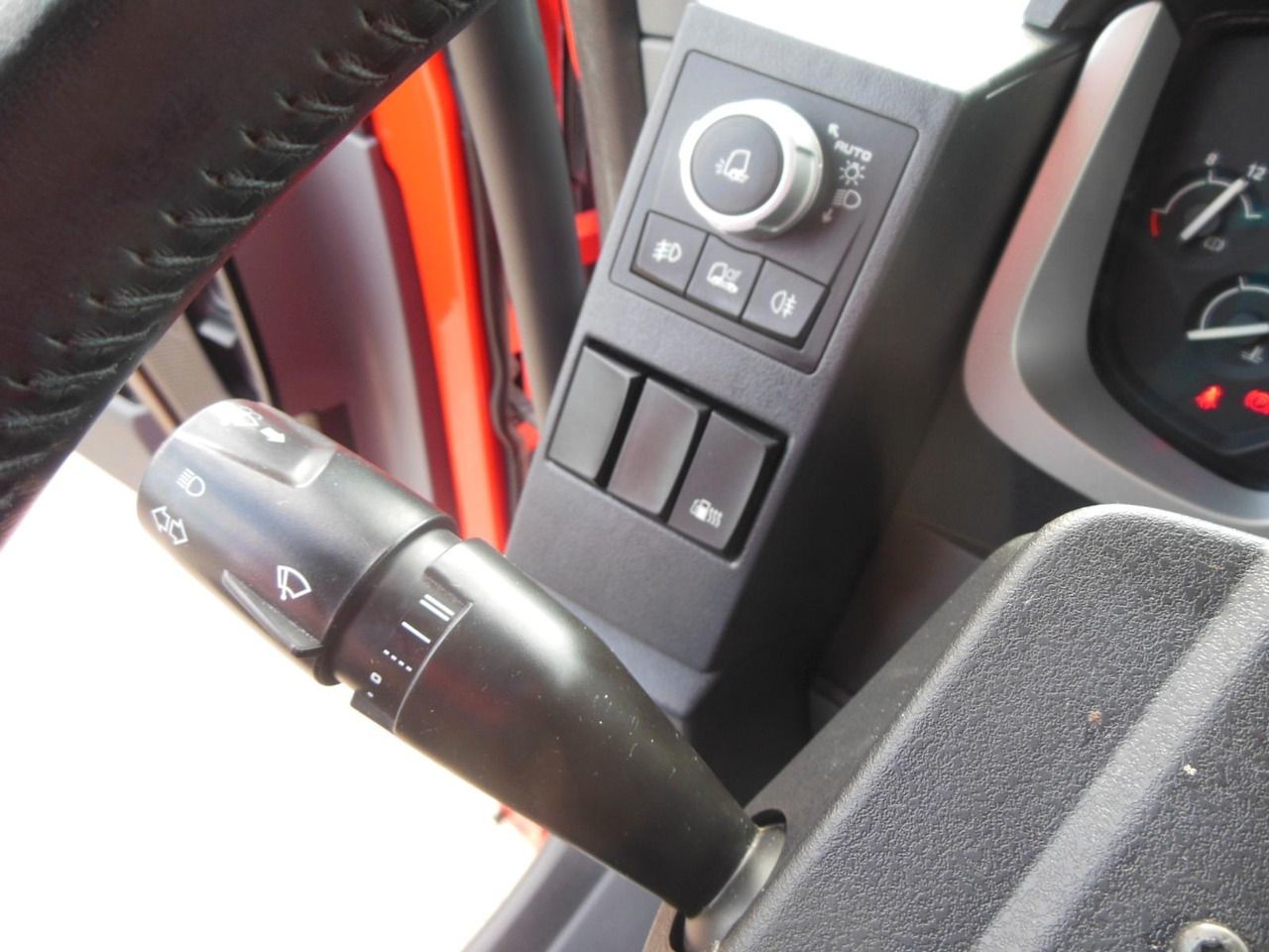 Leasing of Renault T520 HIGH, COMFORT, LOWDECK, TOP STAND!! Renault T520 HIGH, COMFORT, LOWDECK, TOP STAND!!: picture 12 Leasing of Renault T520 HIGH, COMFORT, LOWDECK, TOP STAND!! Renault T520 HIGH, COMFORT, LOWDECK, TOP STAND!!: picture 12