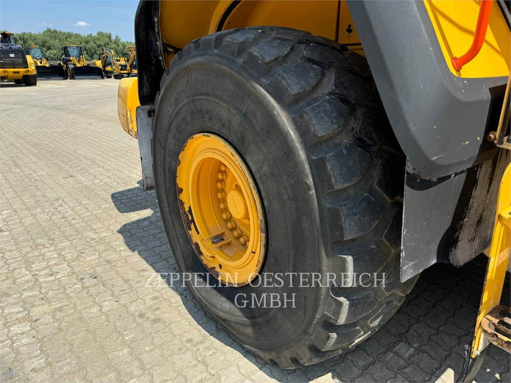 Wheel loader Volvo L150H: picture 14