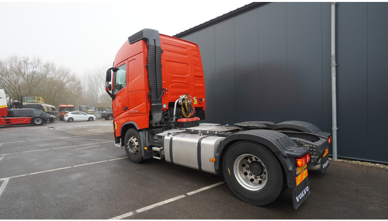 Tractor unit Volvo FH 420 ADR GLOBETROTTER 721.300KM: picture 8