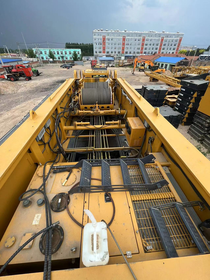 Crawler crane XCMG Official Second Hand Big Crawler Crane 1000Ton XGC11000A Lifting Crane With Best Sale: picture 8