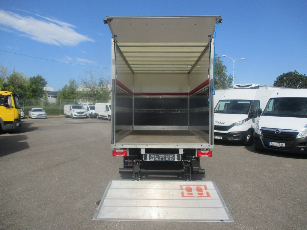 Box van Iveco Daily 35C16: picture 10