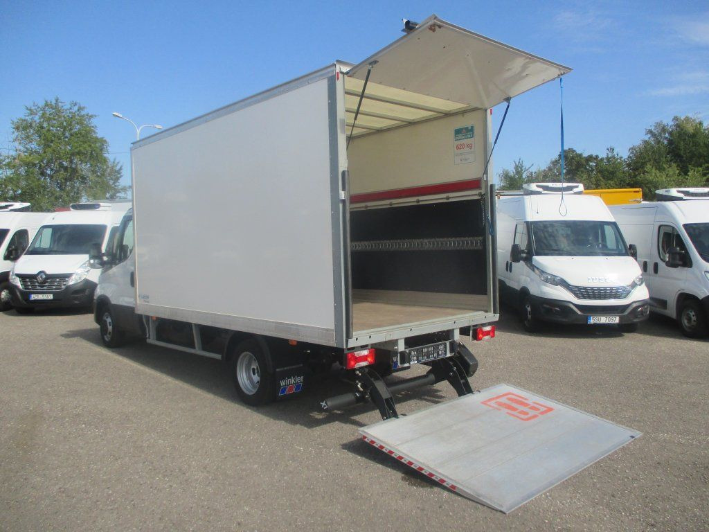 Box van Iveco Daily 35C16: picture 9